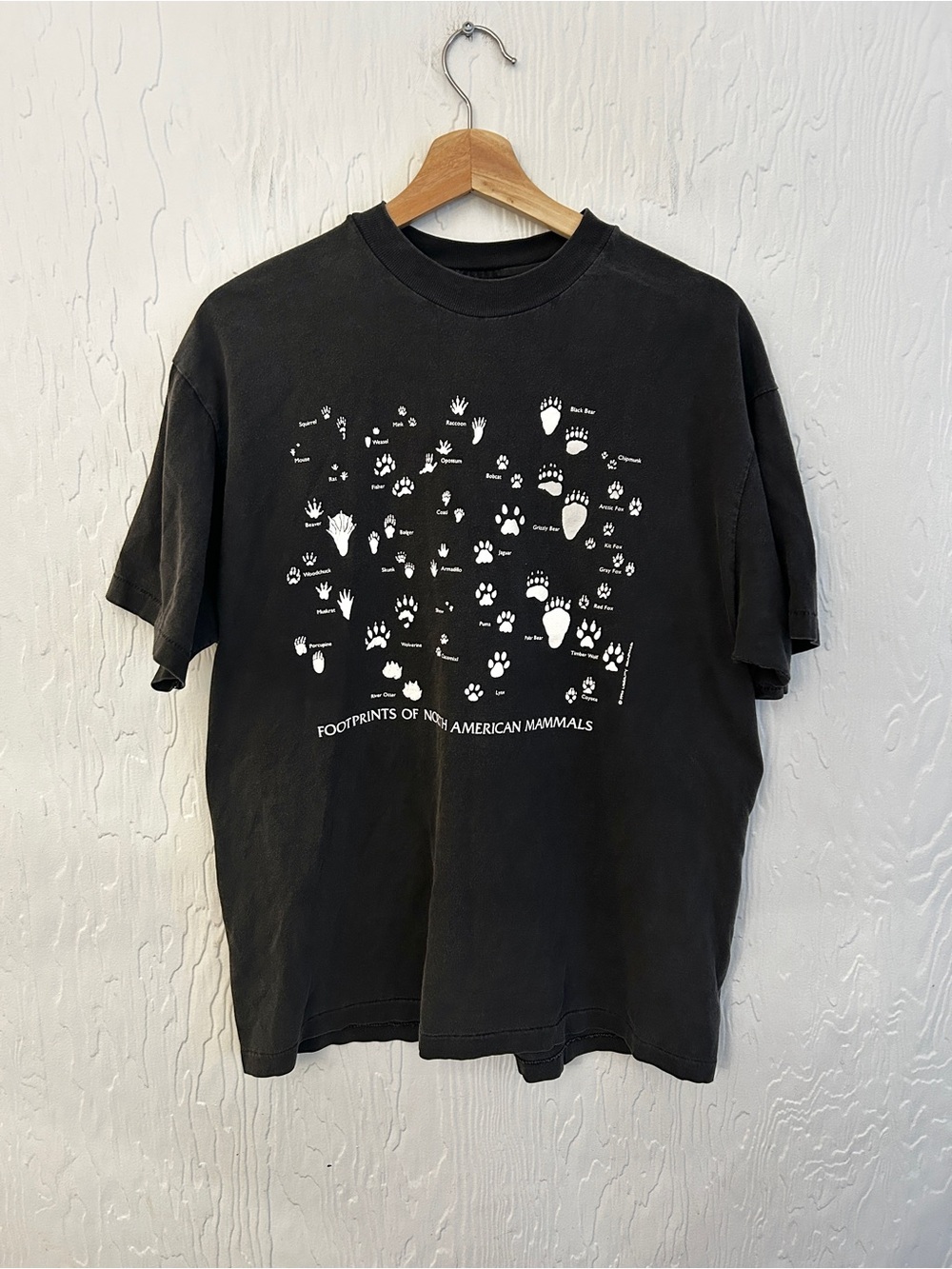 Vintage Pawprints T-Shirt Single Stitch Tubular Men's med/lg Black Camper
